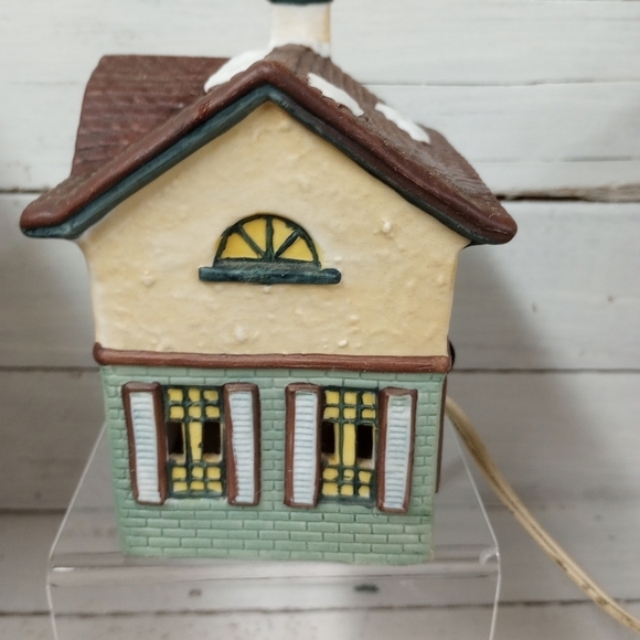 Christmas Americana Porcelain Collection Clock Maker Lighted Christmas Village - Picture 5 of 10